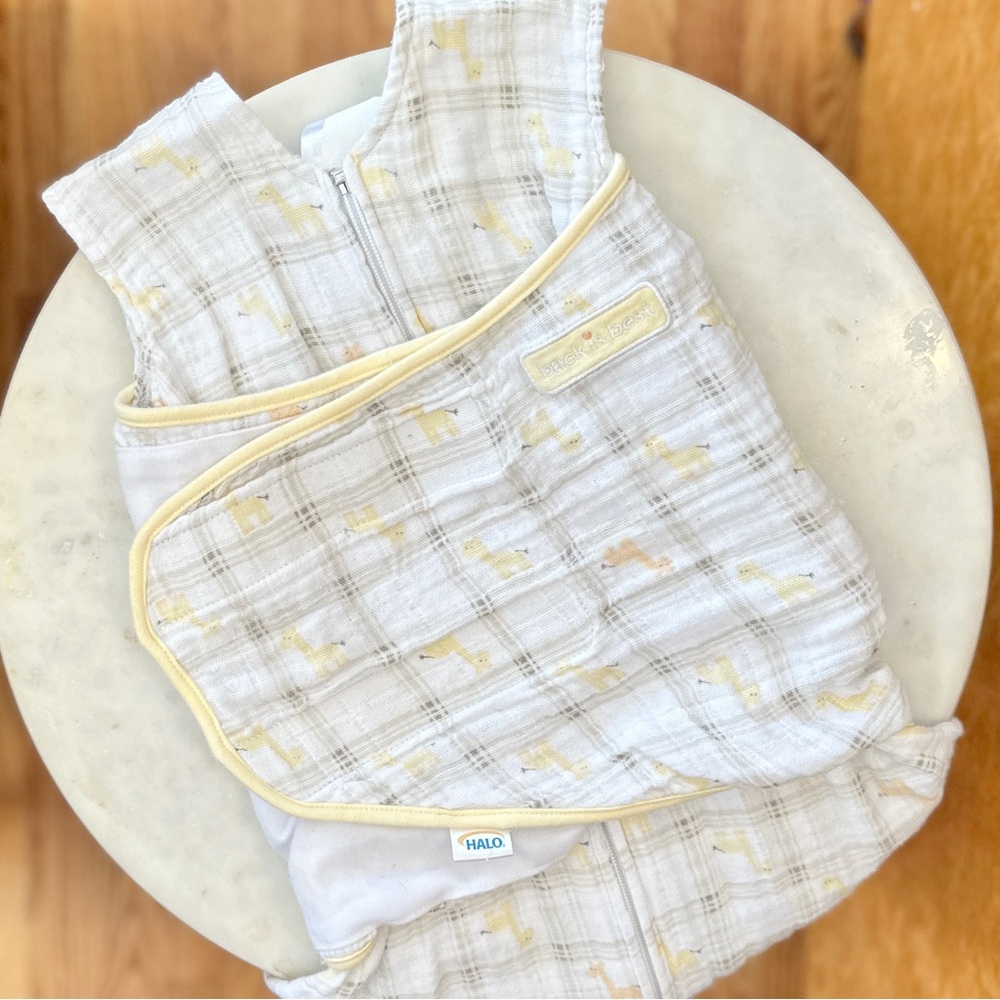 3-6m Halo Muslin Swaddle Sleep Sack Gauze Lightweight Yellow Giraffe